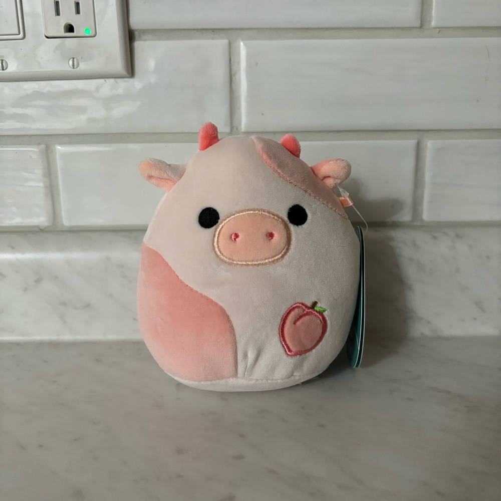 Lilaz the Peach Cow Squishmallow